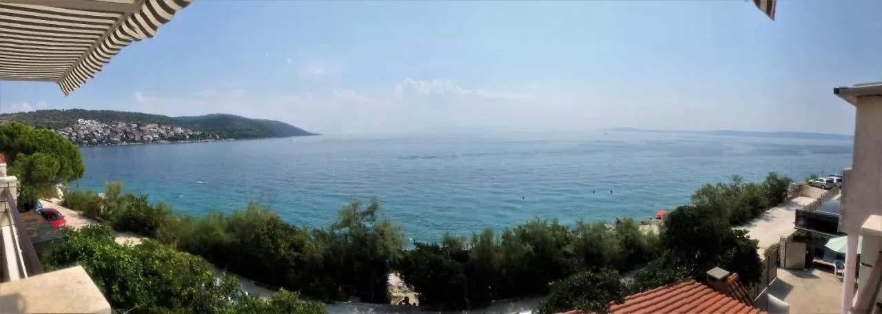 First Row To The Sea Apartment Trogir